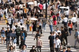 对位！半场王哲林9中4拿10分5板 陶汉林12中8砍16分7板